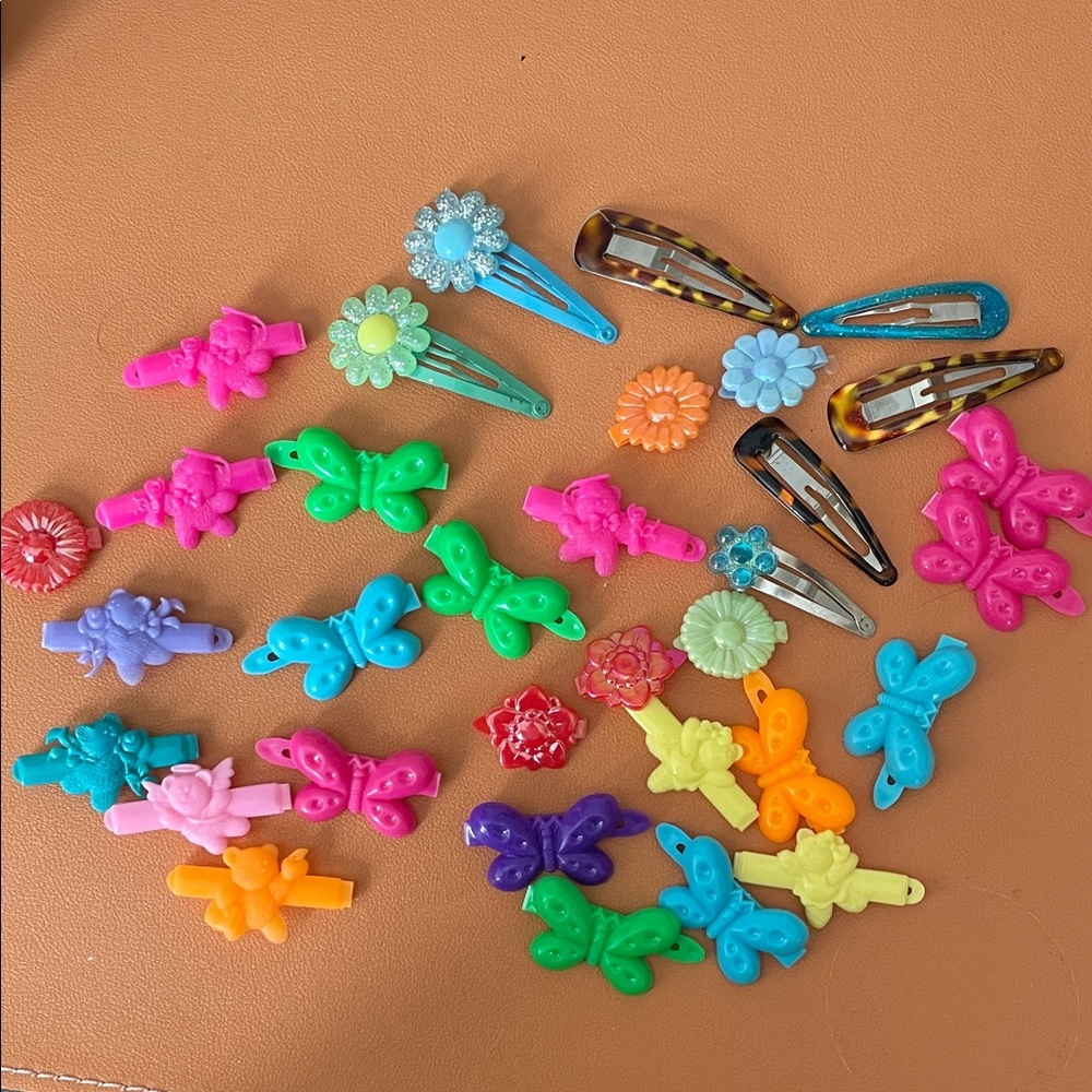 Bundle of Vintage Hair Clips‎